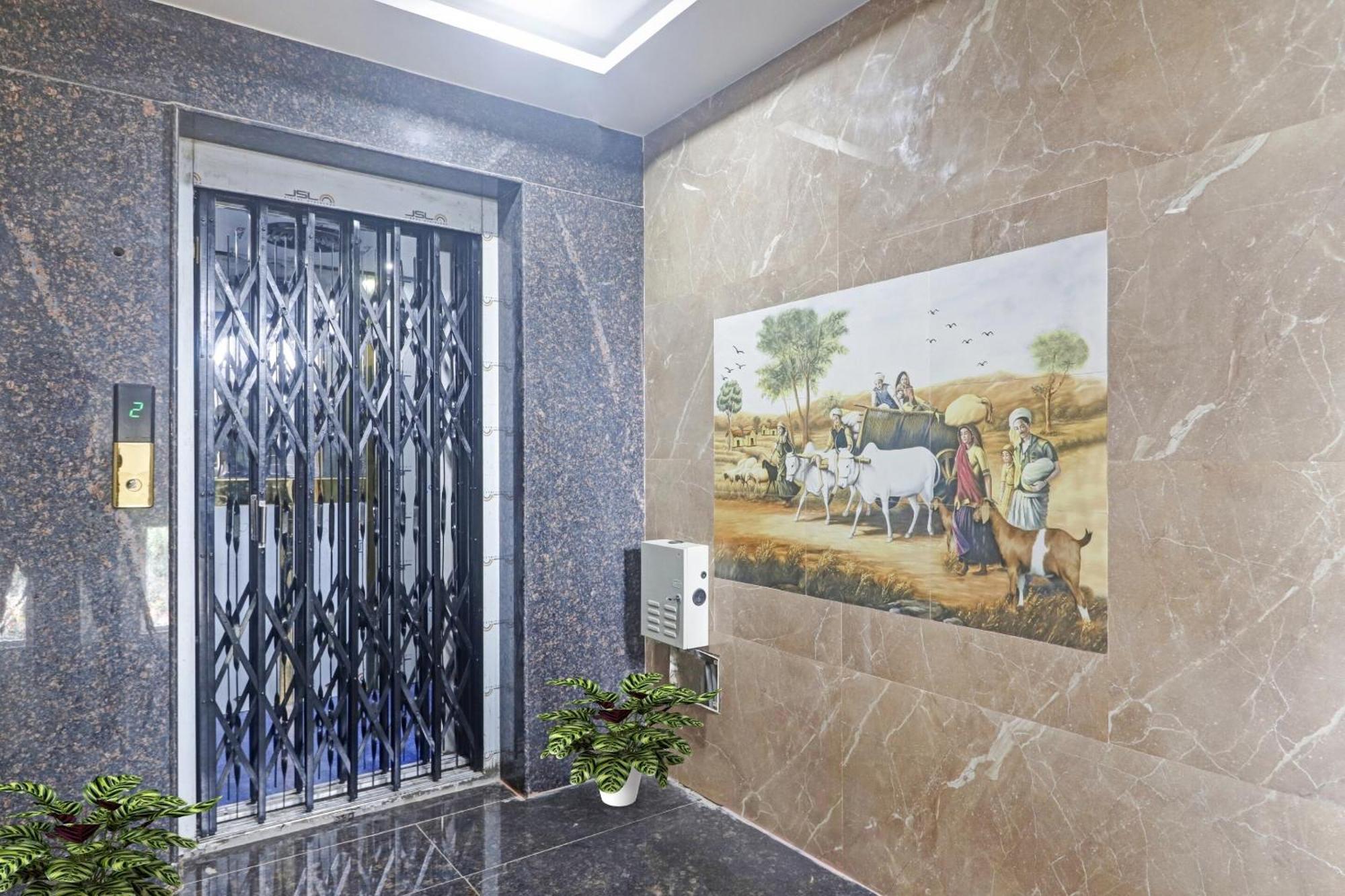 Super Capital O Srinika Inn Gachibowli ภายนอก รูปภาพ