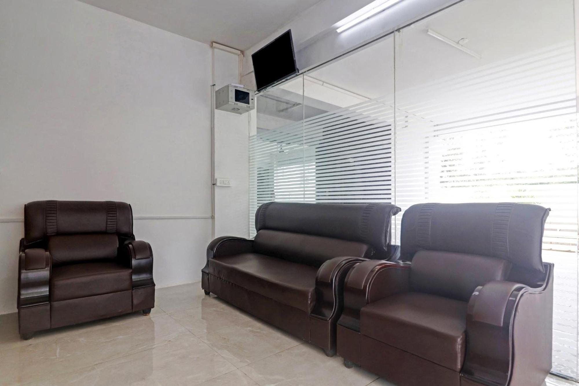Super Capital O Srinika Inn Gachibowli ภายนอก รูปภาพ