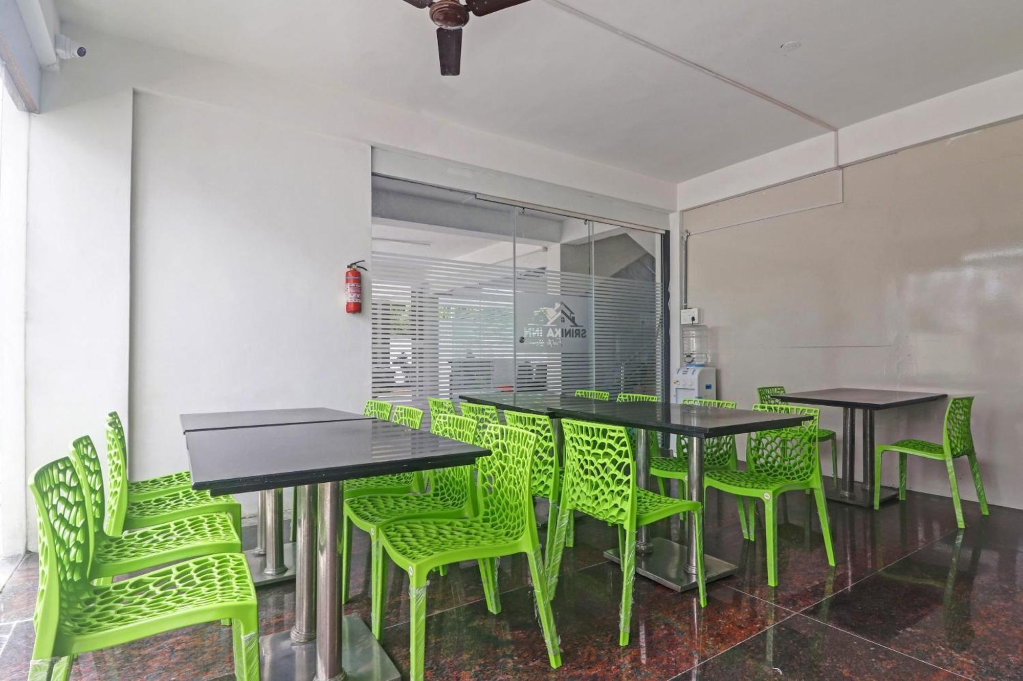 Super Capital O Srinika Inn Gachibowli ภายนอก รูปภาพ
